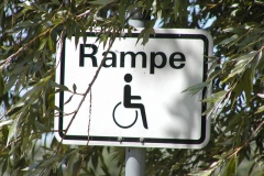 Rollstuhl - Baderampe Hinweisschild